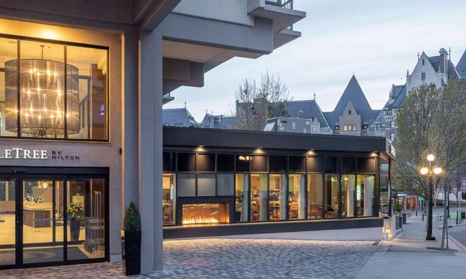 Downtown Victoria Hotel | DoubleTree by Hilton Hotel & Suites Victoria