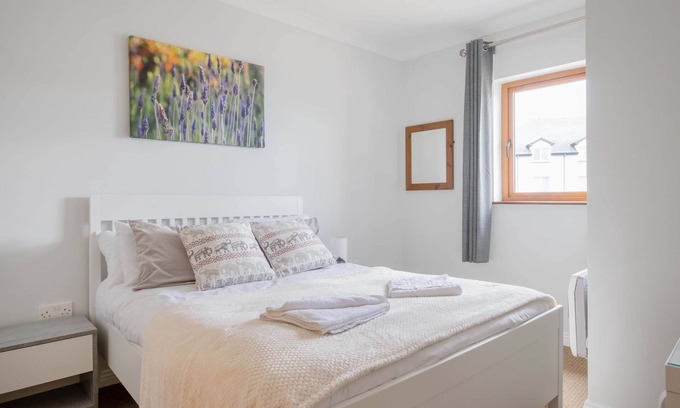 Lahinch Apartment | Dough Beag 10 (250m to Lahinch Beach), Dough Beag Apartment