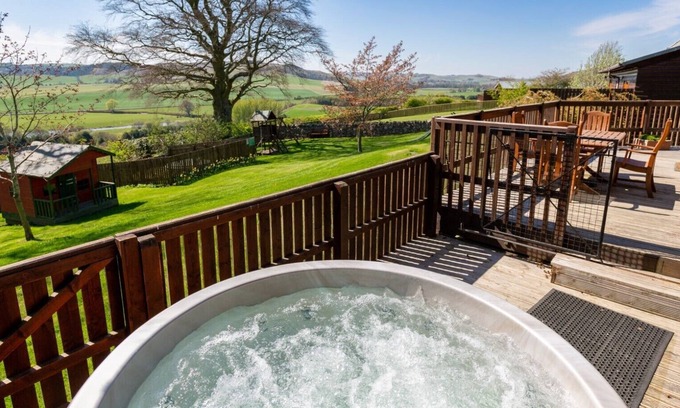 Cupar House | Douglas Fir Lodge with Hot Tub near Cupar, Fife