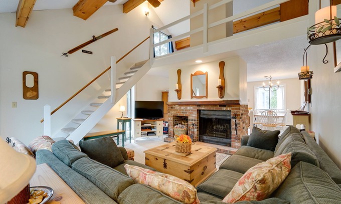 West Dover Condo | Dover Condo w/Grill & Balcony: 3 Mi to Mt Snow!