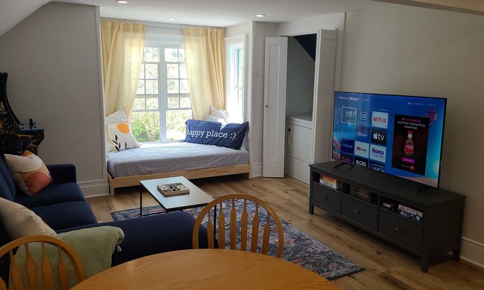 Port Dover Apartment | Dover Family Hideaway