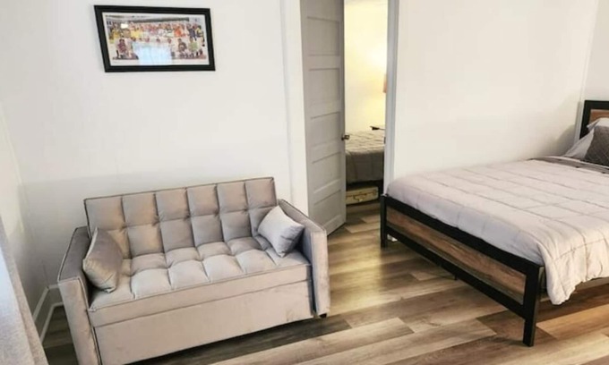 Wyandotte House | Down and Derby- Walk to Churchill Downs!
