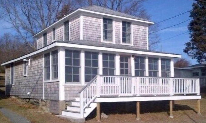 Portsmouth House | Down By The Bay Cottage