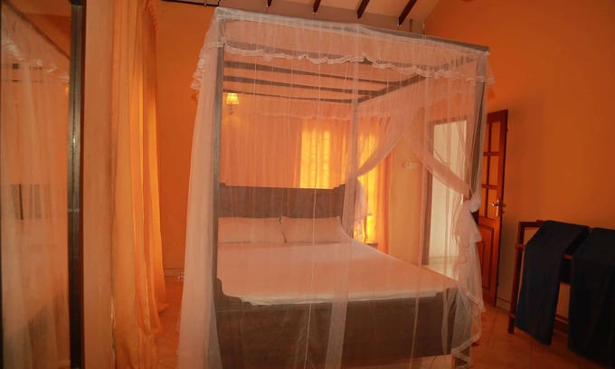 Hambantota District House | Downhill Lagoon - 2BR with en suite(hotwater facilities) in two story house