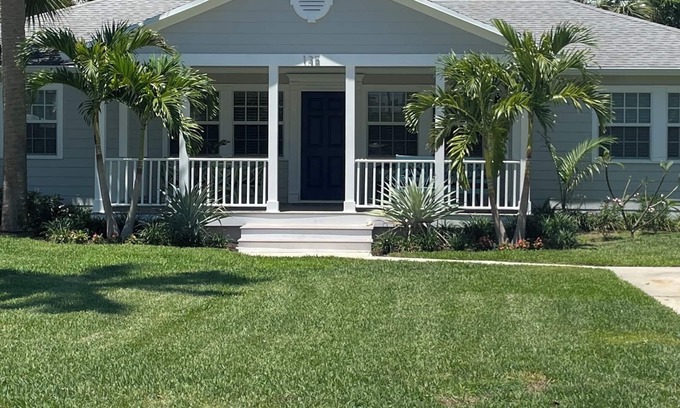 Marina District House | Downtown 2/2 House Walk to Everything