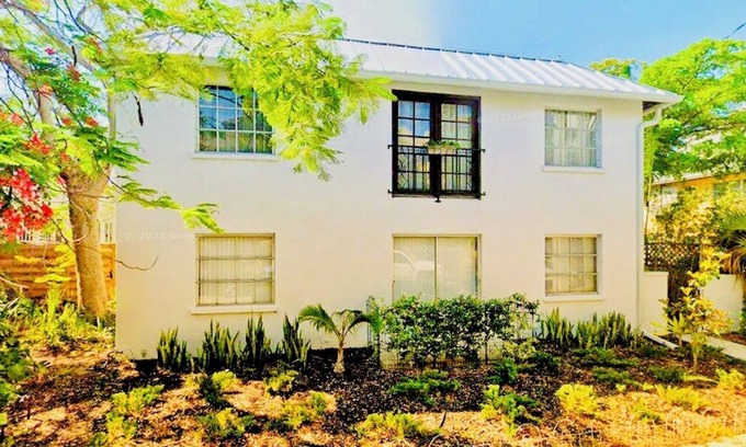 Laurel Park House | Downtown Burns Court Oasis!