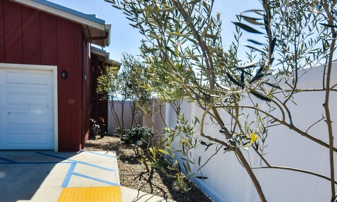 Cayucos House | Downtown Cayucos Luxury Suite with Rooftop Deck Across from the Beach