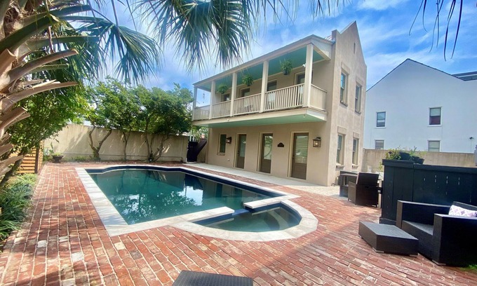 Radcliffeborough House | Downtown Charleston Piedaterre with Private Pool, Prime Locationn