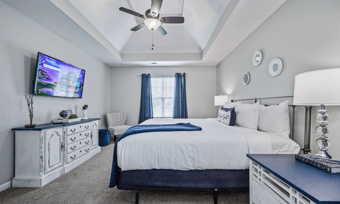 Cartersville House | Downtown Charm: Pet-Friendly 4BR Bright Open House