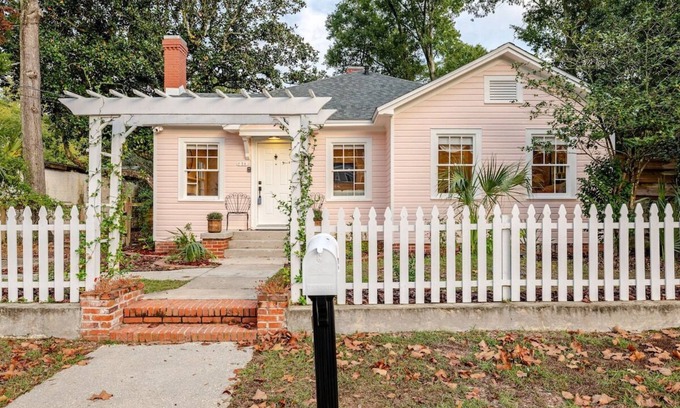 South Pensacola House | Downtown Charmer Near Downtown 15 Mins to Pensacola Beach!