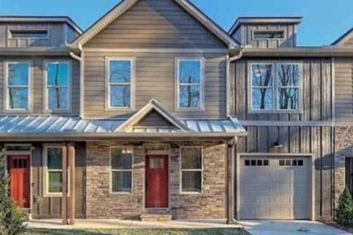 Clayton House | Downtown Clayton Townhouse