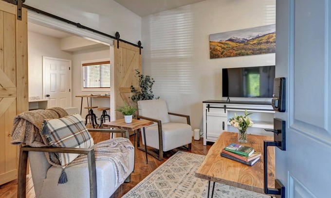 Central Colorado Springs House | Downtown - Colorado Cool - Clean and Quiet