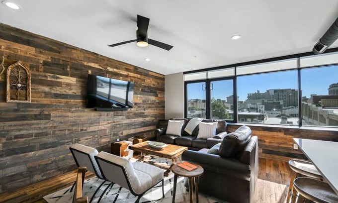 Downtown Asheville Condo | Downtown Condo with Two Ensuite King Bedrooms