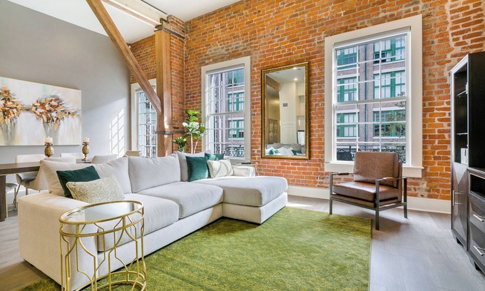 Central Business District Condo | 🛎DOWNTOWN Condo You've Been LOOKING For! Glam+Historic Charmer+Private Balcony= Everything!