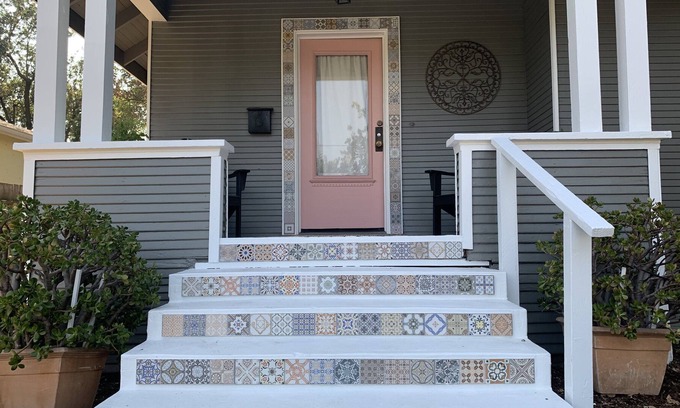 Old North Davis House | Downtown Davis charming historical cottage