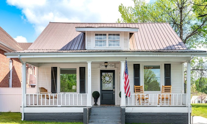 Dayton Cottage | Downtown Dayton Historic Cottage