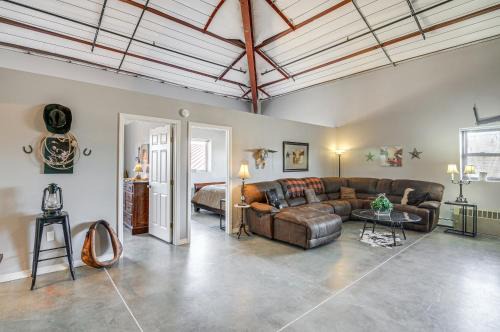 Del Norte Apartment | Downtown Del Norte Apartment Ski, Hike and Shop!