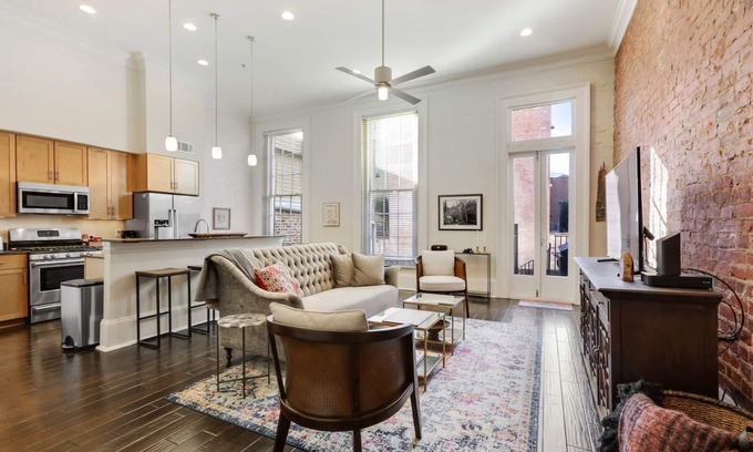 Central Business District House | Downtown Delight-Gorgeous CBD condo with private courtyard