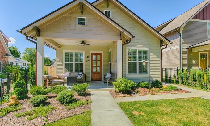 Brevard House | Downtown Delight