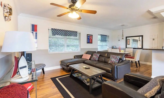 Delray Beach Condo | Downtown Delray Beach, Close to Beach, and nightlife. Pet Friendly