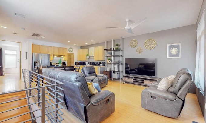 Spruce Park House | Downtown Deluxe Townhome, Near UNM