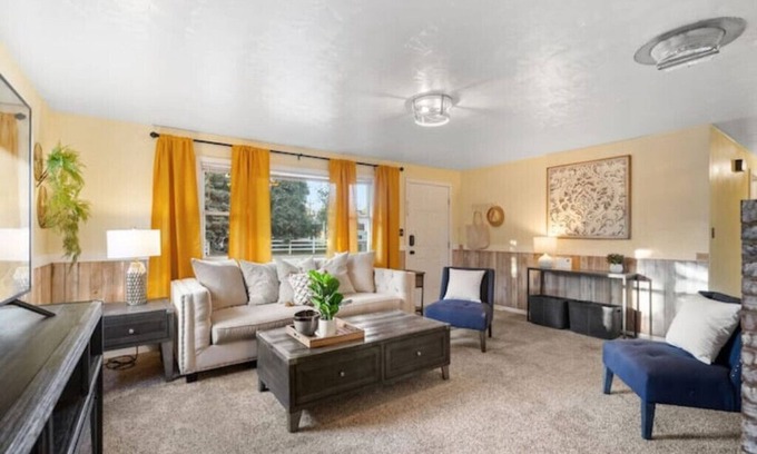 Loveland House | Downtown Dreamn