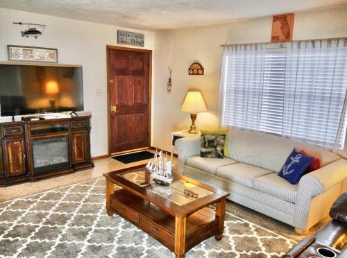 Sanford House | Downtown Duplex A Amazing Location