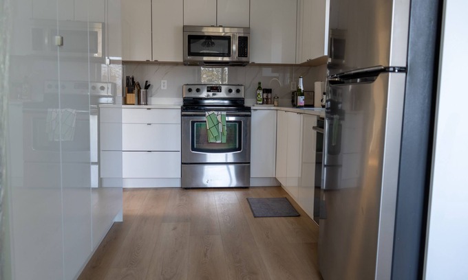 Riley Park House | Downtown Family Getaway - 10 Min to Waterfront