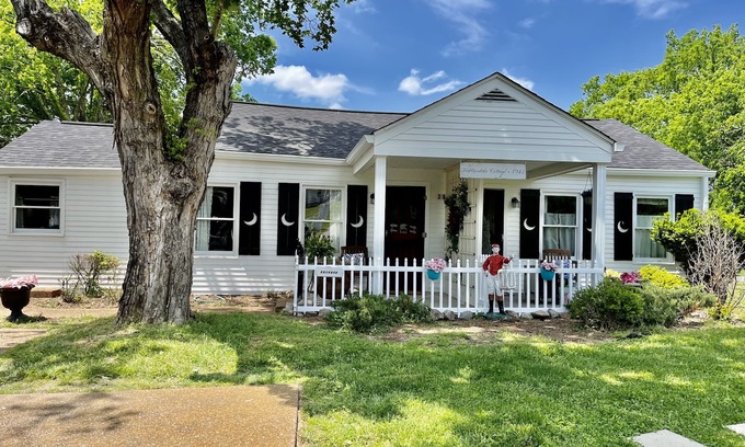 Franklin Apartment | Downtown Franklin - Harlinsdale Park - Pet Friendly
