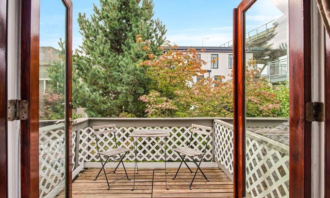 Fremont House | Downtown Fremont Charmer with Parking