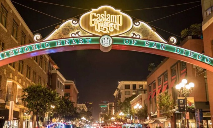 Pacific Terrace Condo | Downtown Gaslamp Quarter - walk to all