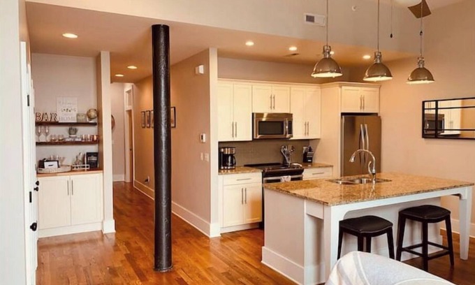 Downtown Knoxville House | Downtown Getaway with Gated Parking & Two King Size Beds!