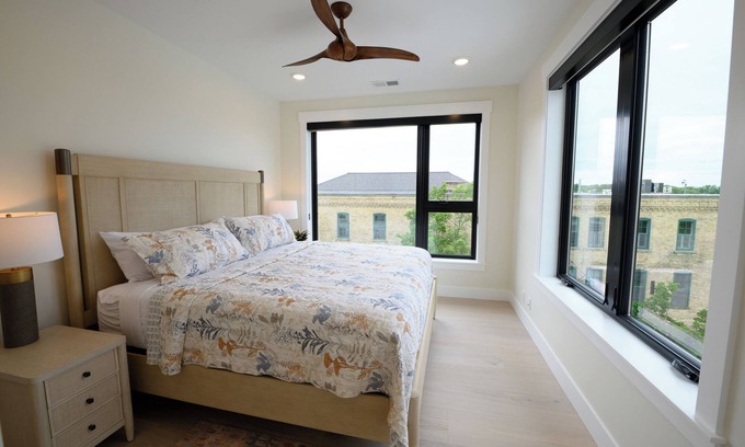Grand Haven Condo | Downtown Grand Haven - City Views