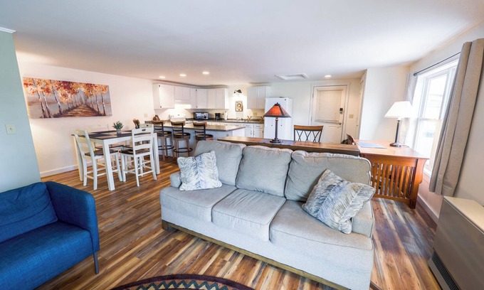 Greenville Apartment | Downtown Greenville Spacious Apartment