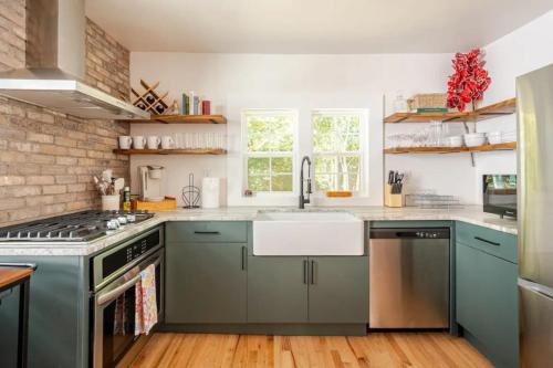 Downtown House | Downtown Greenway Getaway Pet Friendly