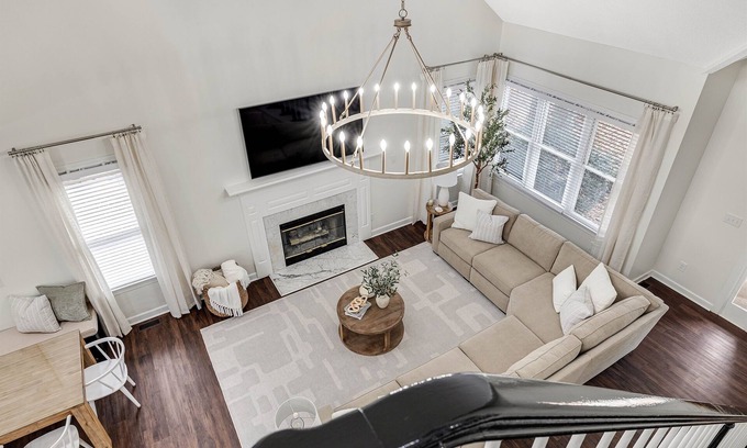 Cary House | Downtown Haven - 4 Bedrooms & 3.5 Baths, 2 King Bedrooms with Ensuite Baths