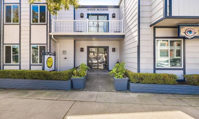 Pacific Grove Condo | Downtown Hideaway: City Meets Nature Lic#0491