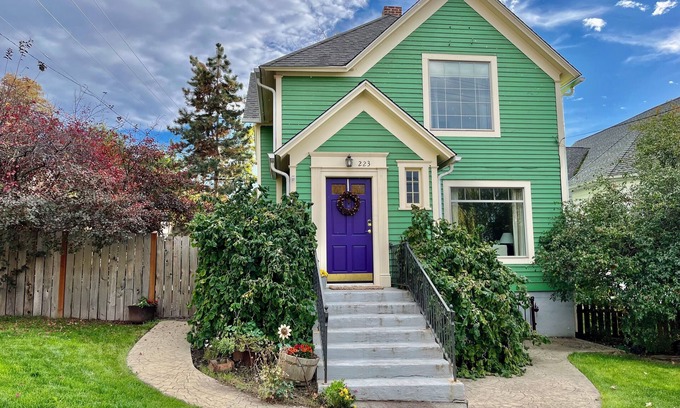 Moscow House | Downtown Historic Home. One block to downtown, cozy gathering place!