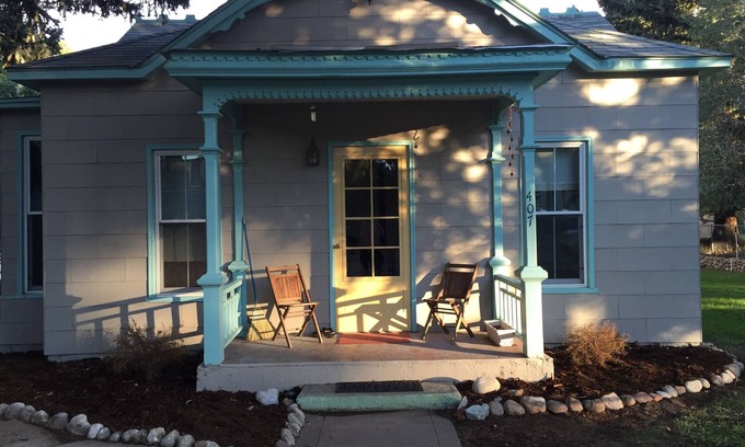 Buena Vista House | Downtown Historic Victorian Getaway, Charming And Quaint With Wifi STR-056