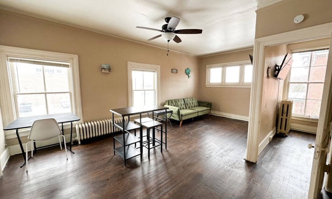 Bay City Apartment | Downtown Historical 1 Bed Apt