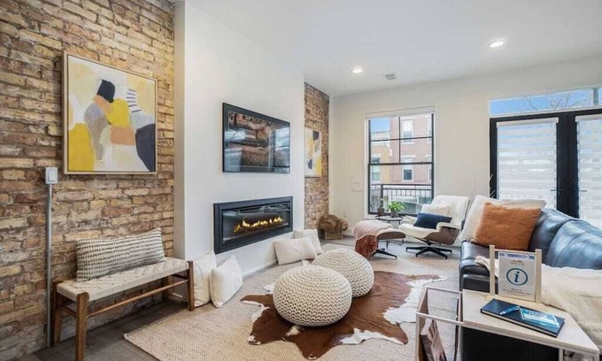 Holland Condo | Downtown Holland Luxury Condo on 8th—George 201