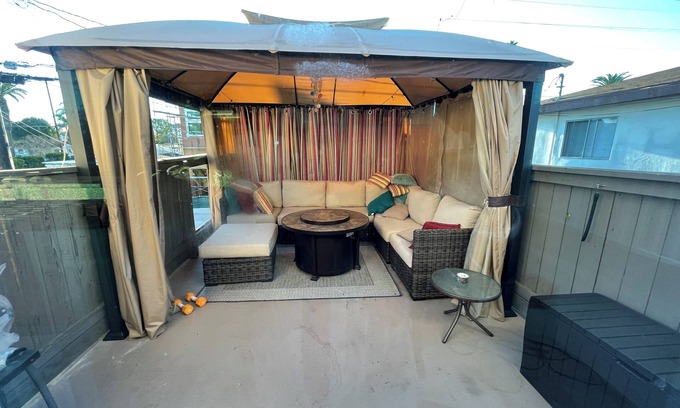 Huntington Beach Apartment | Downtown Huntington Beach Fun, Quiet 4 blocks from the ocean
