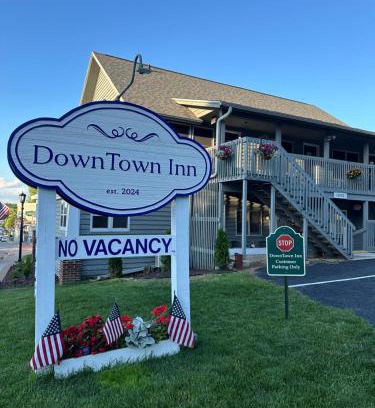 Sister Bay Hotel | DownTown Inn