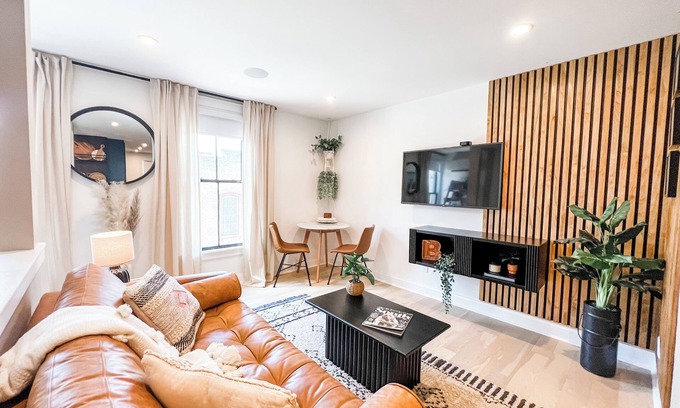 Historic District - North Condo | Downtown Kehoe Carriage House
