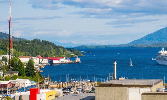 Ketchikan House | Downtown Ketchikan Large Home with Amazing Views & Quick Walk to Town