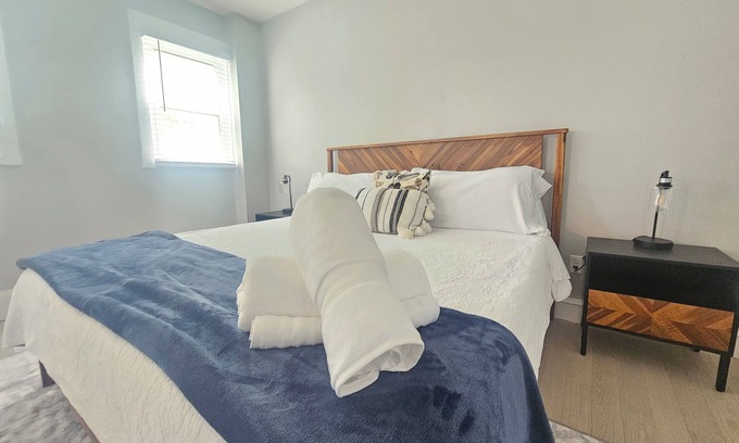 Yachting Village House | Downtown living 3 bed 3rd fl