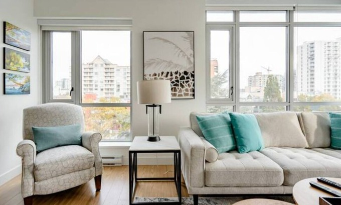 Inner Harbour Condo | Downtown living