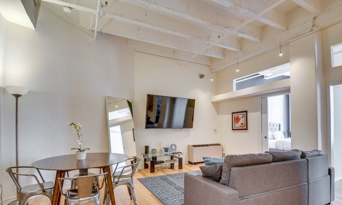 Historic Core Condo | Downtown Los Angeles Condo w/ Shared Rooftop Pool!