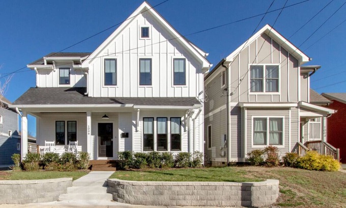 Buena Vista House | Downtown Luxury Home! Great for Big Groups