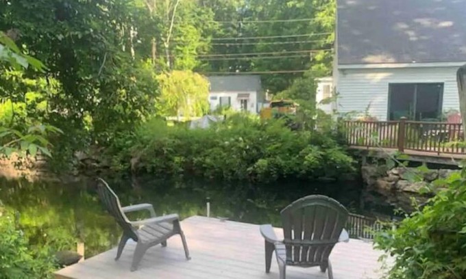 Meredith Apartment | Downtown Meredith one bedroom waterfront apartment